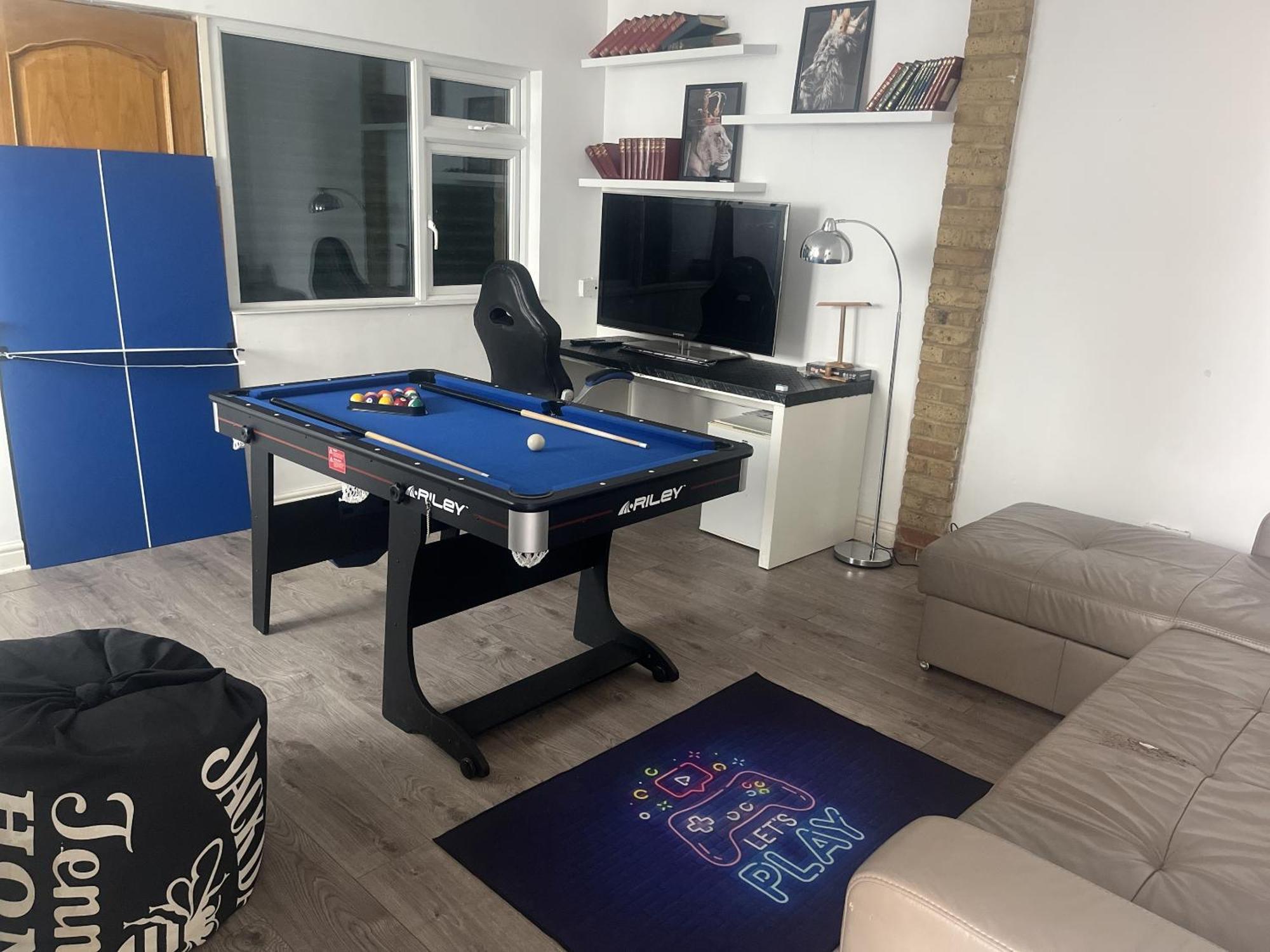 City Reach Retreat Spacious 4Bed House Startford Maryland Great Transport Links London Ruang foto